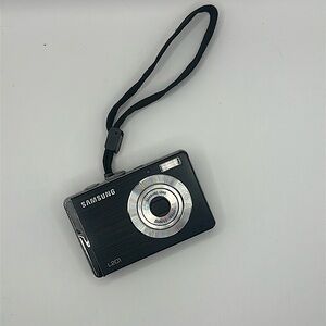 Samsung L201 digital camera